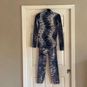 NWT  Sport high-rise seamless tie-dye, 7/8 leggings and long sleeve mock neck